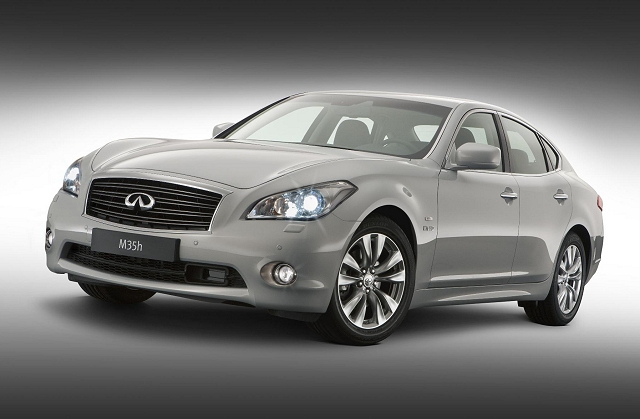 Infiniti M hybrid ready for Paris. Image by Infiniti.