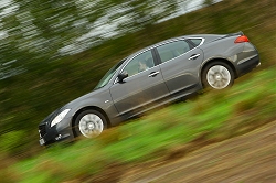 2010 Infiniti M30d. Image by Julian Mackie.