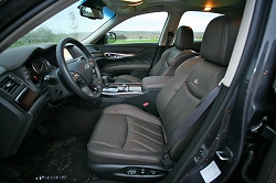 2010 Infiniti M30d. Image by Julian Mackie.