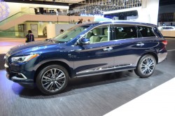 2016 Infiniti QX60. Image by Newspress.