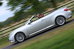 2009 Infiniti G37 Convertible. Image by Julian Mackie.