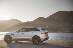 2016 Jaguar F-Pace 2.0d R-Sport. Image by Jaguar.