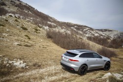 2016 Jaguar F-Pace 2.0d R-Sport. Image by Jaguar.