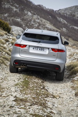 2016 Jaguar F-Pace 2.0d R-Sport. Image by Jaguar.