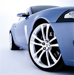 2005 Jaguar Advanced Lightweight Coupe. Image by Jaguar.