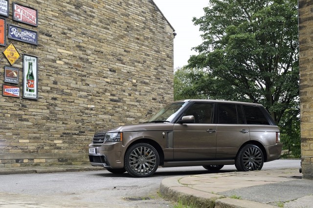 First Drive: Kahn Range Rover RS600 Cosworth. Image by Max Earey.