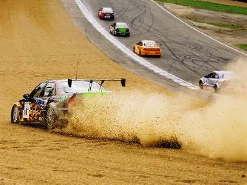 Click here to read all the news from the first BTCC race meeting of 2002. Image by Kelvin Fagan.