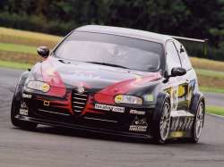 Tim Harvey pushes the Alfa 147 to its limits. Picture by Kelvin Fagan.