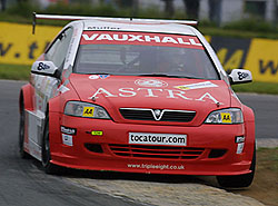 Muller in action in the dominant Vauxhall. Picture by www.toca-tour.co.uk.