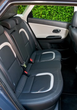 2012 Kia cee'd Sportswagon. Image by Kia.