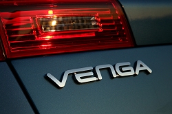 2010 Kia Venga. Image by Julian Mackie.