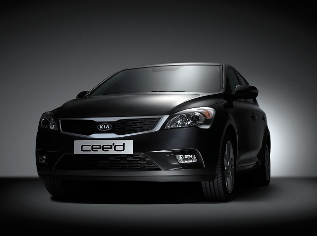 Kia plants another cee'd. Image by Kia.