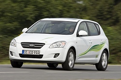 2009 Kia cee'd with ISG. Image by Kia.