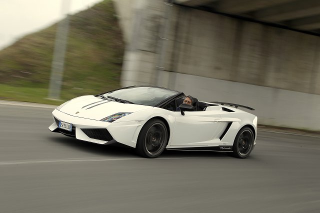 First Drive: Lamborghini Gallardo LP 570-4 Spyder Performante. Image by Lamborghini.