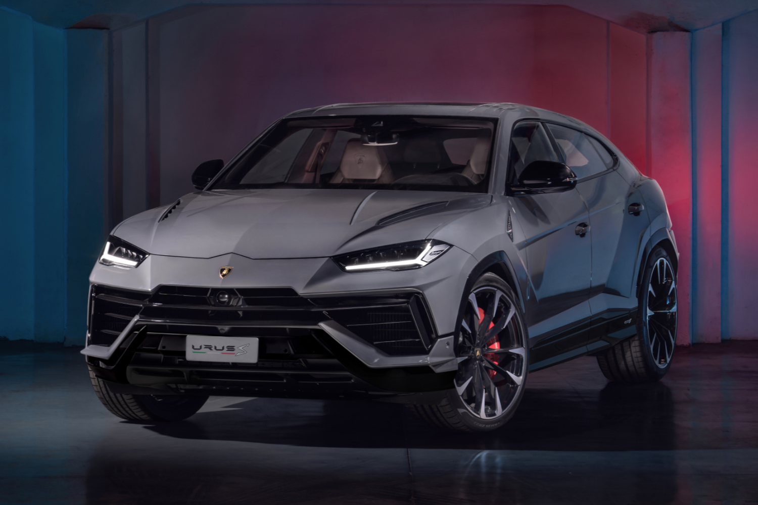 Refreshed Lamborghini Urus S unveiled with 666hp and styling tweaks. Image by Lamborghini.