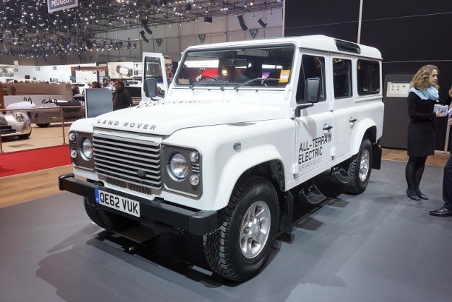 Electric Land Rover debuts. Image by Newspress.