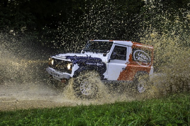 Go Defender racing with Bowler. Image by Land Rover.