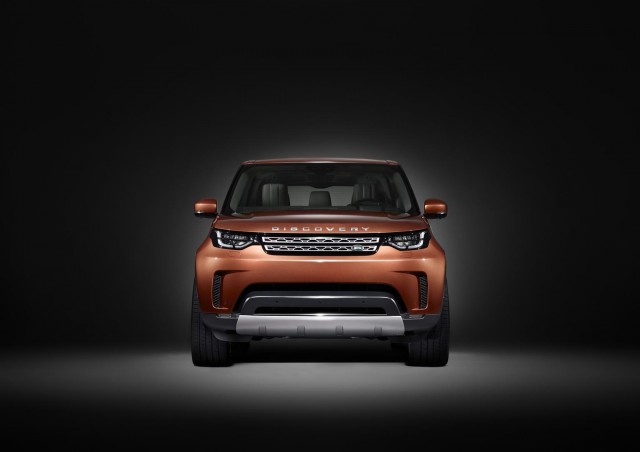 First look at 2017 Land Rover Discovery. Image by Land Rover.