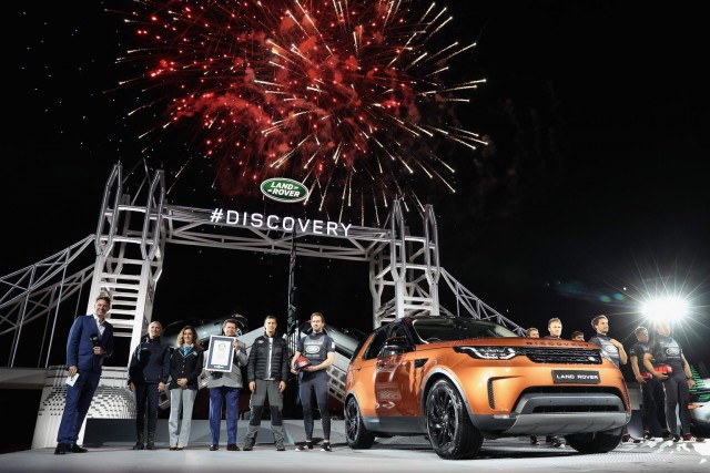 Land Rover Discovery revealed in full. Image by Land Rover.