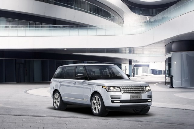 China to get LWB Range Rover Hybrid. Image by Land Rover.