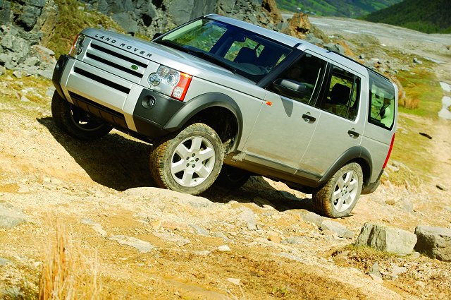 Price announcement for new Discovery. Image by Land Rover.