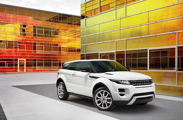 Range Rover Evoque interior revealed. Image by Land Rover.