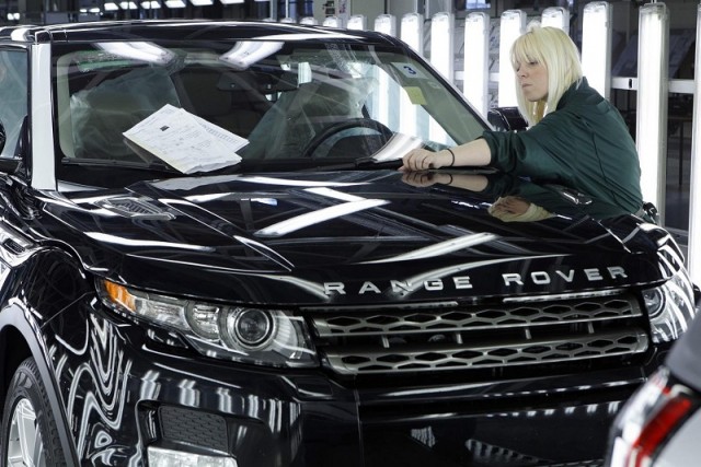 JLR creates 1,000 jobs in UK. Image by Land Rover.
