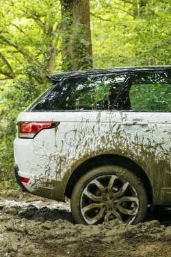 2013 Range Rover Sport. Image by Land Rover.