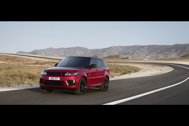 Hybrid model joins revised Range Rover Sport line-up. Image by Land Rover.