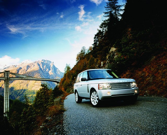 Range Rover revamped for Detroit Show: image gallery. Image by Land Rover.