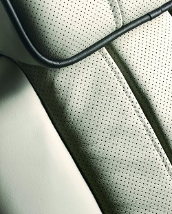 2005 Range Rover. Image by Land Rover.