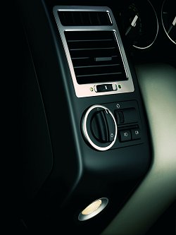 2005 Range Rover. Image by Land Rover.