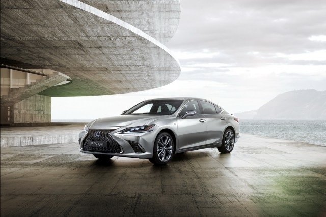 Lexus reveals more on ES saloon. Image by Lexus.