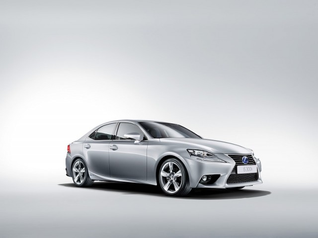 Lexus IS 300h revealed. Image by Lexus.