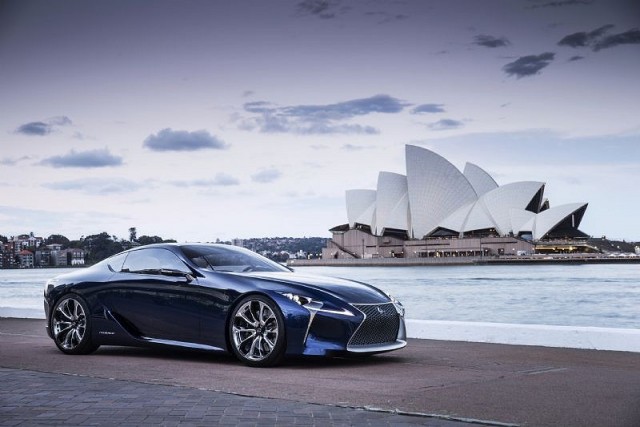 Lexus LF-LC concept goes blue. Image by Lexus.