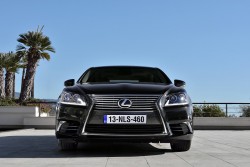 2013 Lexus LS 460. Image by Lexus.