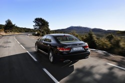 2013 Lexus LS 460. Image by Lexus.