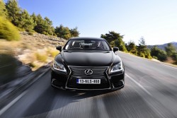 2013 Lexus LS 460. Image by Lexus.