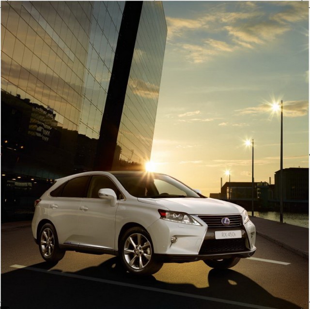 Lexus advances RX 450h. Image by Lexus.