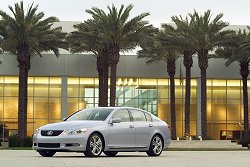 2005 Lexus GS450h. Image by Lexus.