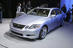 2005 Lexus GS450h. Image by Lexus.