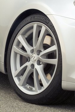 2005 Lexus IS350. Image by Lexus.