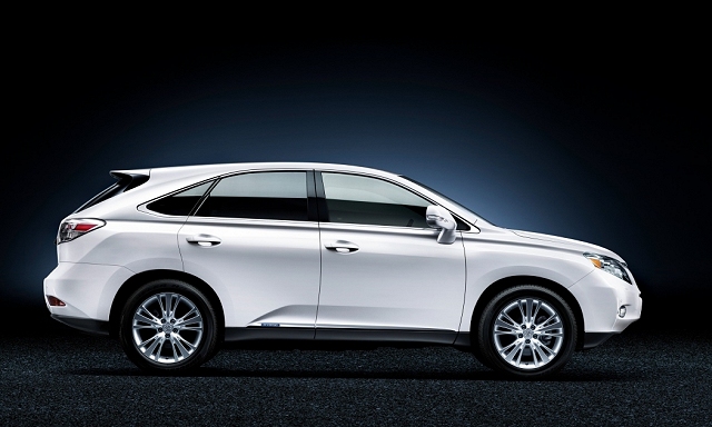 Lexus unveils its new hybrid RX. Image by Lexus.