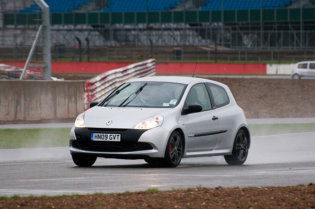 Third report: Clio Renaultsport 200 Cup. Image by zzzone.co.uk.