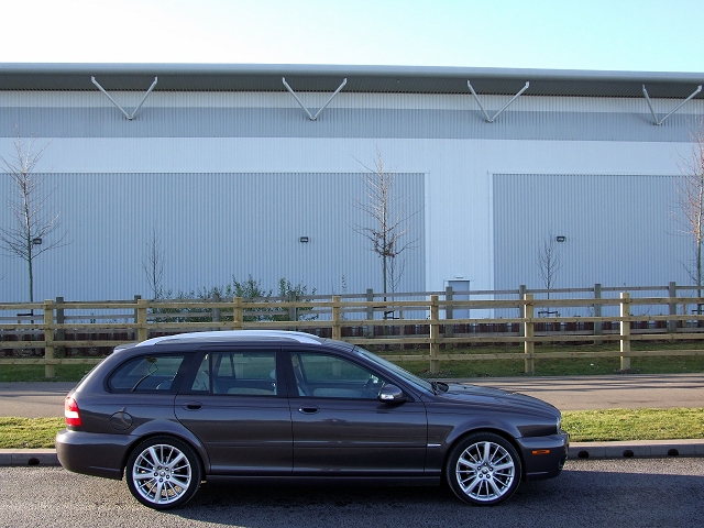 Fifth report: Jaguar X-Type Estate. Image by Dave Jenkins.
