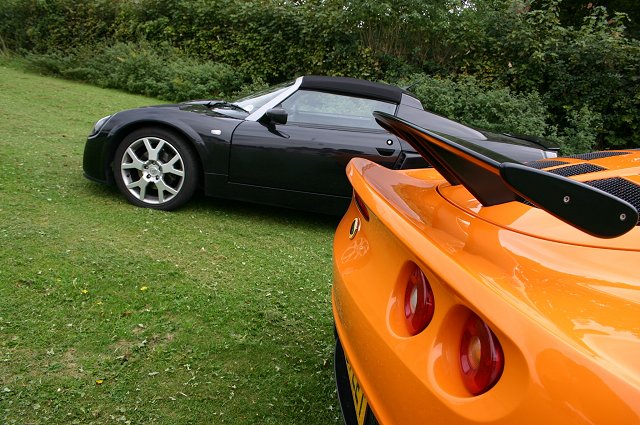 Lotus Elise 111R or Vauxhall VX220 Turbo? We make the decision for you. Image by Shane O' Donoghue.