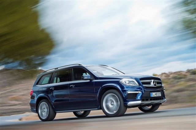 New Mercedes GL revealed in NYC. Image by Mercedes-Benz.