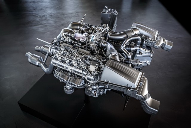 Merc lifts lid on M178 V8. Image by Mercedes-Benz.