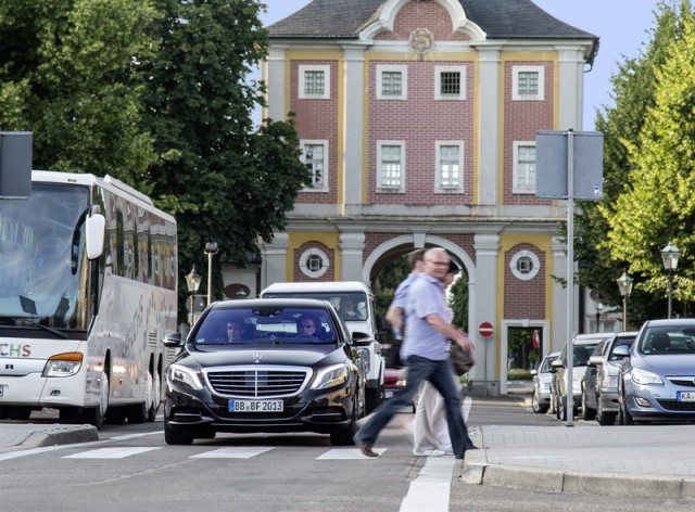 Frankfurt Motor Show: self-driving Merc S-Class. Image by Mercedes-Benz.