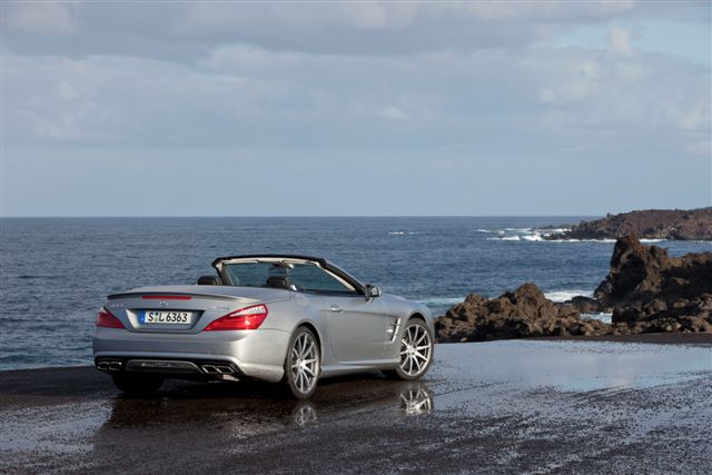 Incoming: Mercedes-Benz SL 63 AMG. Image by Mercedes-Benz.